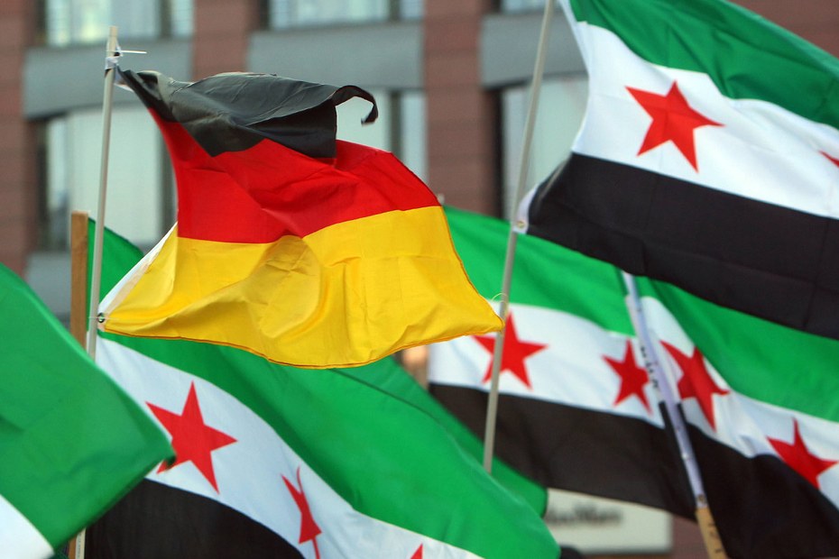 Demonstration syrischer Geflüchteter in Frankfurt. Die syrische Zivilgesellschaft wünscht sich Freiheit und Frieden in ihrer Heimat