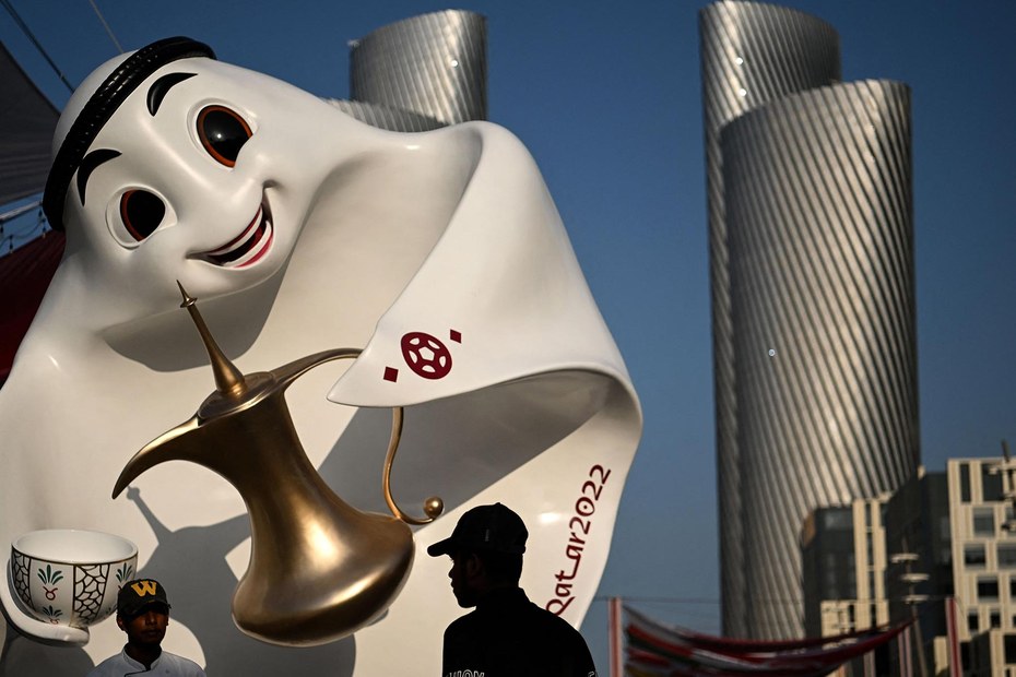 Die diesjährige Fußballweltmeisterschaft sollte das Image Katars aufpolieren – bislang hagelt es eher Kritik