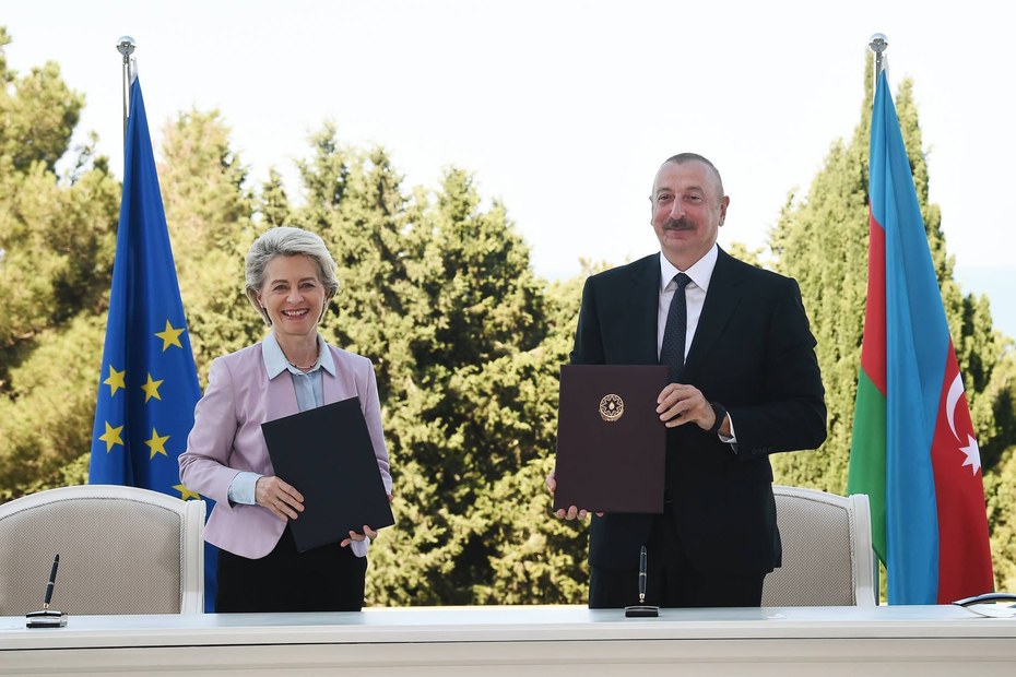 EU-Kommissionspräsidentin Ursula von der Leyen und Staatschef Ilham Alijew unterzeichnen in Baku eine Absichtserklärung zur Erhöhung des Gasexports nach Europa