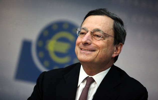 EZB-Präsident Mario Draghi gibt das Geld mit vollen Händen aus  