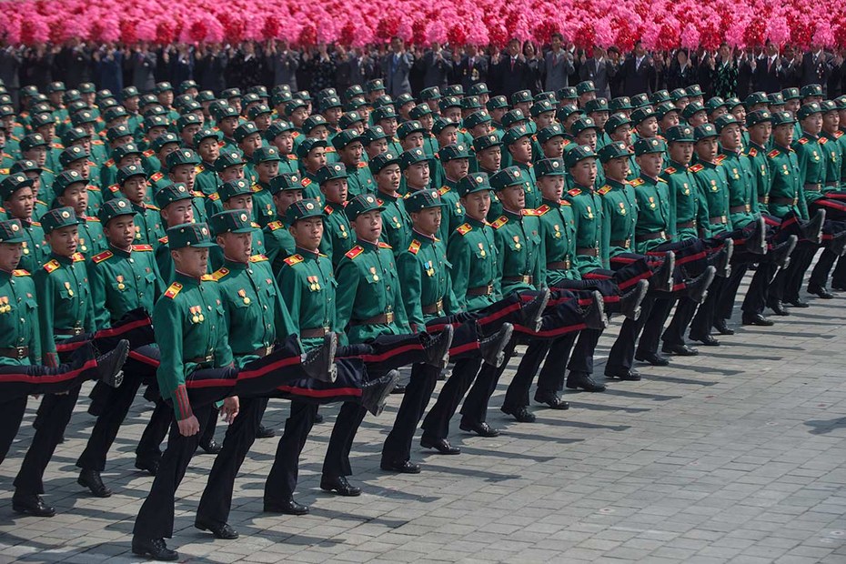 Straff  und stramm. Militärparade zum 105. Geburtstag von Staatsgründer Kim Il-sung