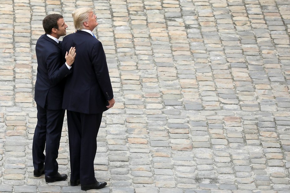 Donald Trump und Emmanuel Macron (hier im Juli 2017) haben sich viel zu sehr ins Zeug gelegt, um noch den Rückzug antreten und ohne Gesichtsverlust davonkommen zu können
