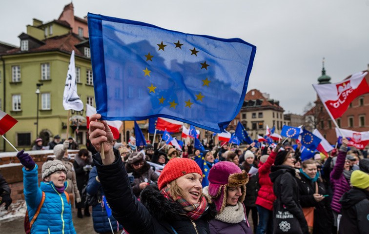 Proteste gegen die neuen Mediengesetze in Warschau