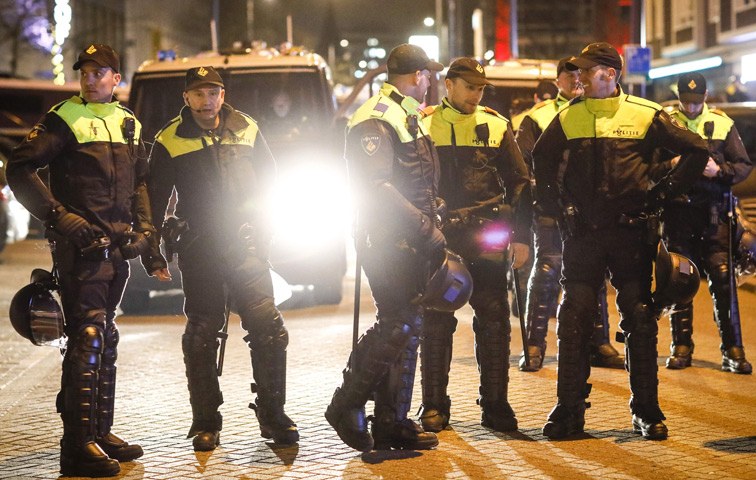 Niederländische Polizei blockiert türkische Politiker