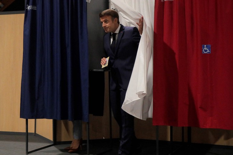 Emmanuel Macron muss Scherben zusammenkehren