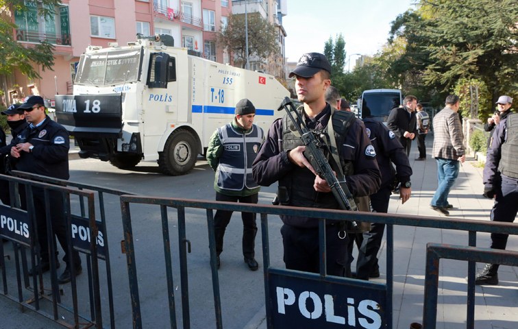 Polizeisperre vor der HDP-Zentrale in Ankara