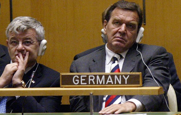 Schröder und Fischer 2003 – im Jahr des Irak-Krieges – als Teilnehmer der UN-Generalversammlung