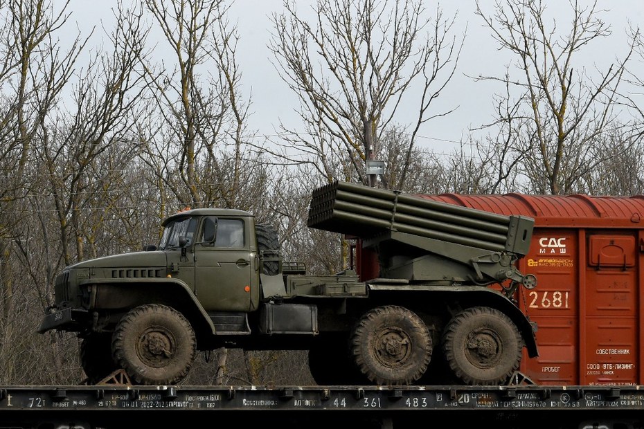 Auch gestern wurden russische Militärfahrzeuge in Richtung Ukraine verlegt