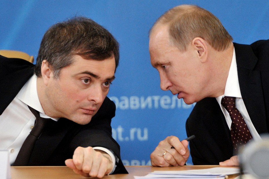 Wladimir Putin und sein Berater: Wladislaw Surkow
