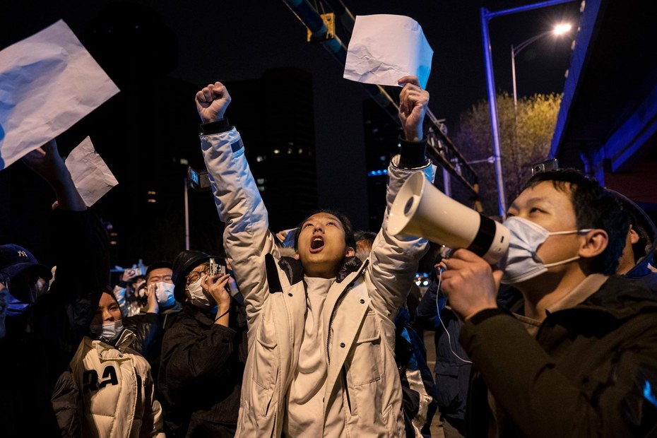 Sie haben genug: Chinas Bürger*innen protestieren gegen die Zero-Covid-Strategie ihres Landes