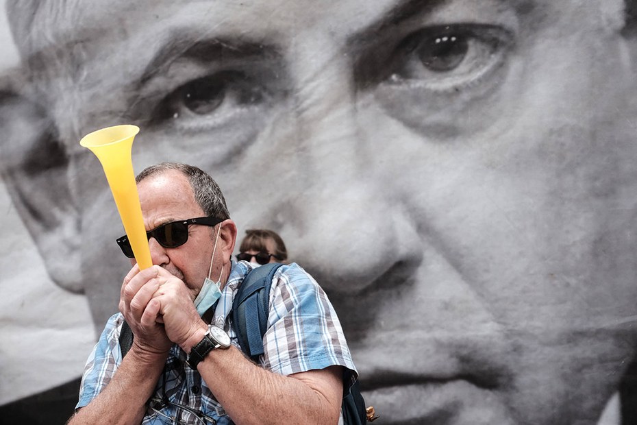 Tuten gegen Korruption: Proteste vor dem Amtssitz des Premierministers, als der noch Netanjahu hieß