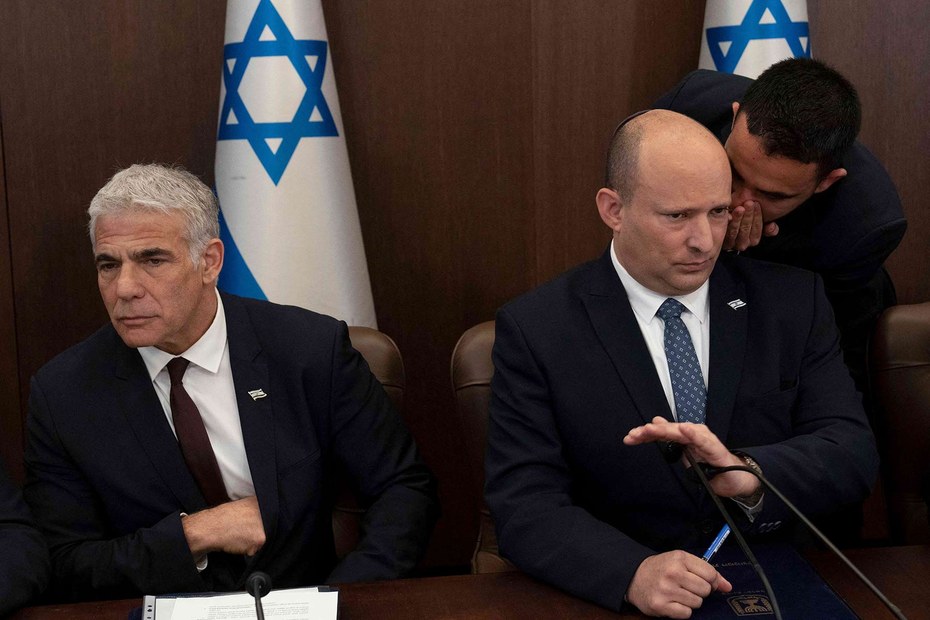 Israels Premierminister Naftali Benett (r.) und Außenminister Yair Lapid