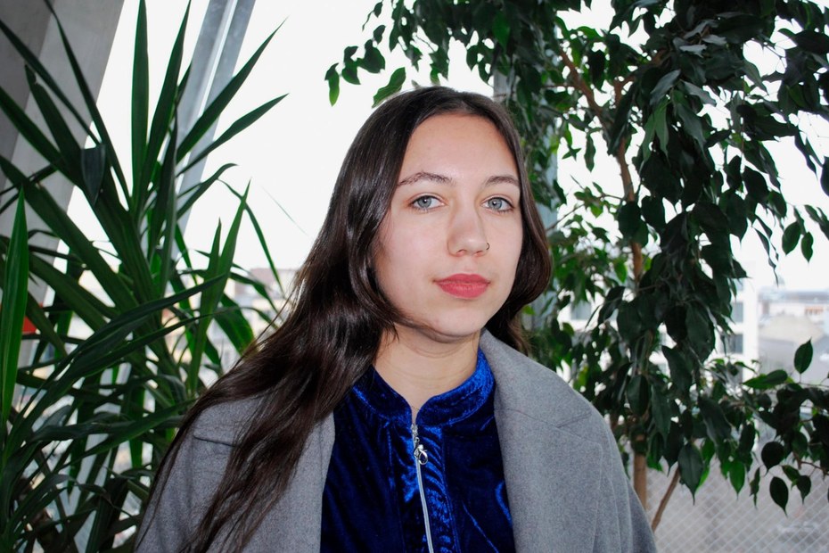 Die Autorin Ronya Othmann wurde für ihre Verurteilung der Strategie der Hamas vom Literaturfestival in Karatschi ausgeladen