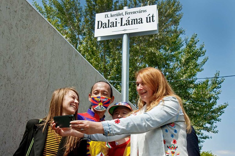 An der Dalai-Lama-Straße