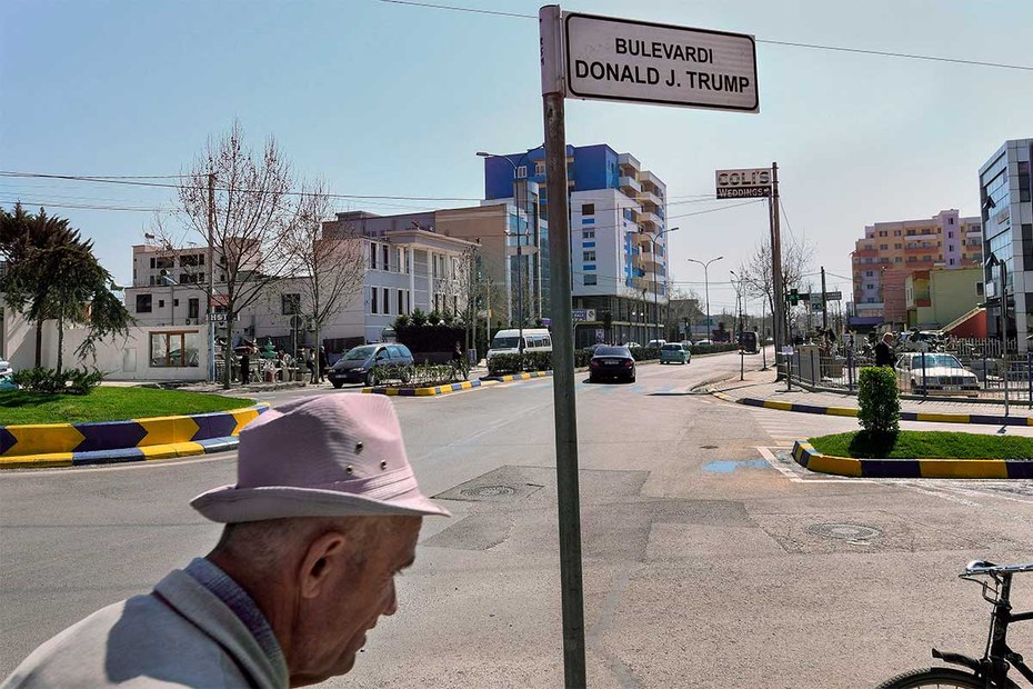 Die Stadt Kamza verfügt über ausgesprochen namhafte Boulevards