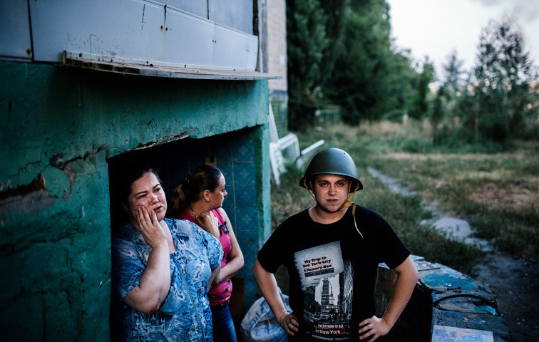 Vor dem Bunker: Bewohner von Donezk