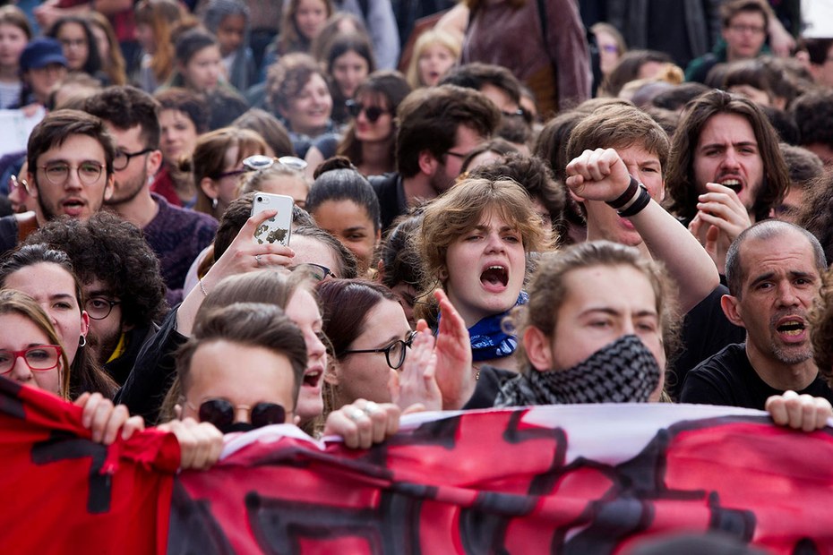 Auf, Kinder des Vaterlands, der Tag maßvollen Ruhmes ist da! Studenten unterstützen die Bahnerproteste in Paris