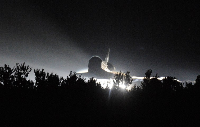 Die finale Raumfähre kurz vor der Landung am 21. Juli 2011