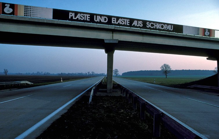 Sinnbild für die Ökonomie der DDR: „Plaste und Elaste aus Schkopau“