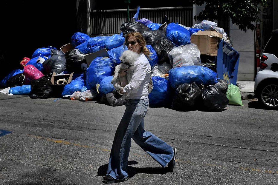 Der Umgang mit Griechenland stinkt zum Himmel: Nicht entsorgter Müll in Athen