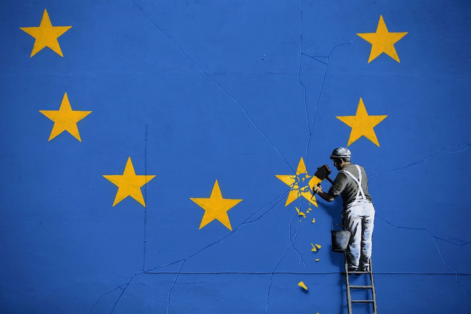 Der Stern muss weg! Kommentar des britischen Künstlers Banksy an einer Hauswand in Dover