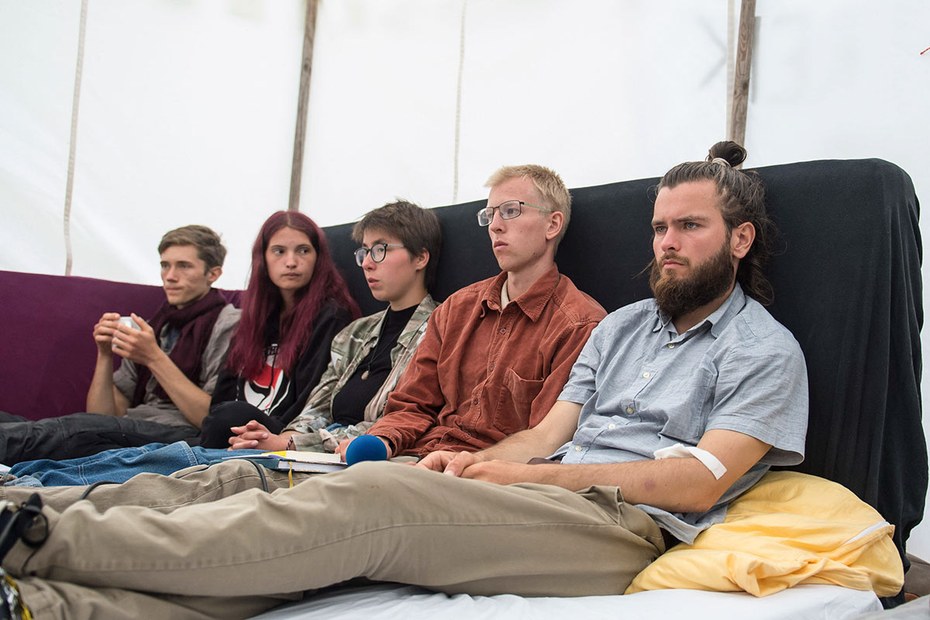 Die Gruppe hungerstreikender Klimaaktivist:innen (v.l.n.r.): Henning Jeschke, Mephisto, Lina Eichler, Rumen Grabow, Jacob Heinze