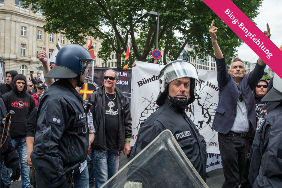 Demonstration der rechten Gruppe "'Widerstand Ost-West" in Frankfurt