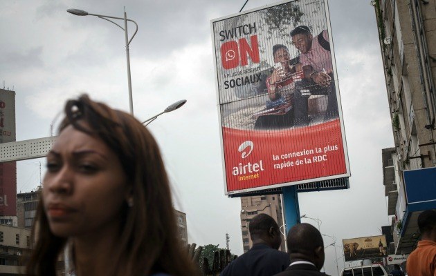 Werbung für einen Internet Provider in Kinshasa. Viele Anbieter von Online-Diensten kommen nicht aus Afrika