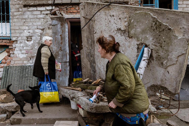 Ukraine: Leopold Lysogorski aus Berlin bringt Hilfsgüter unter hohem Risiko in den Donbas