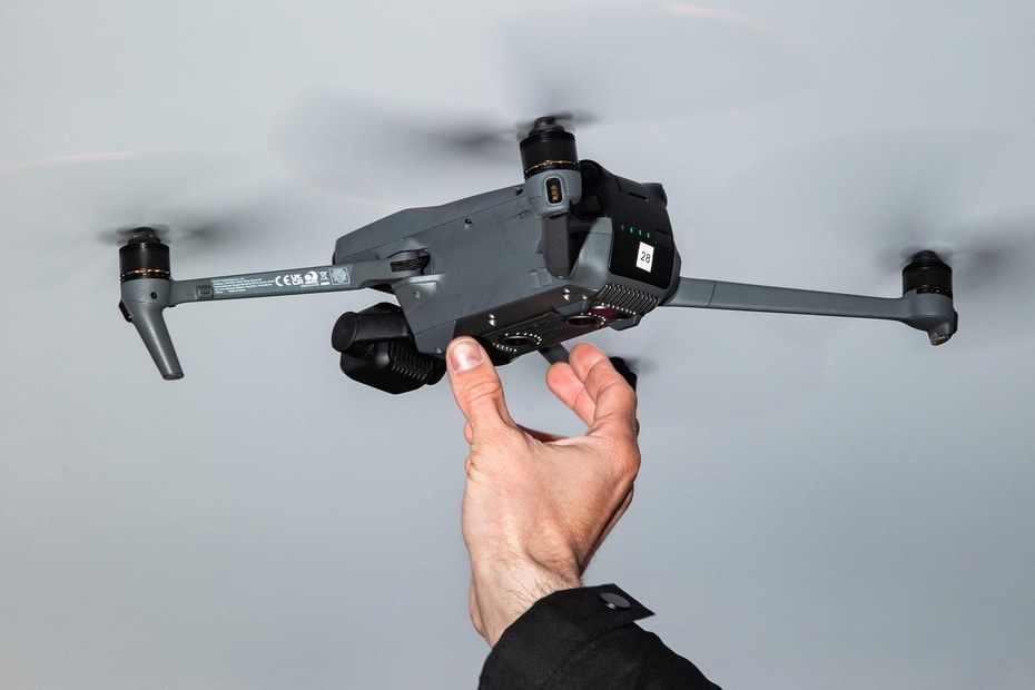 Zivile Drohnen werden in privaten Garagen für die Kämpfe umgebaut