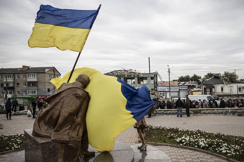 Die ukrainischen Fahnen in Charkiw wehen wieder
