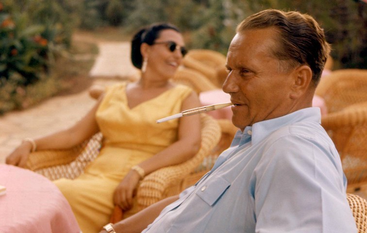 Josip Broz Tito und Ehefrau Jovanka 1956 auf der Adria-Insel Vanga
