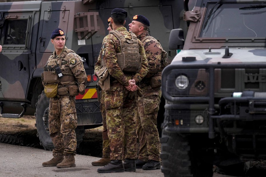 NATO-Soldat:innen der Friedensmission im Kosovo