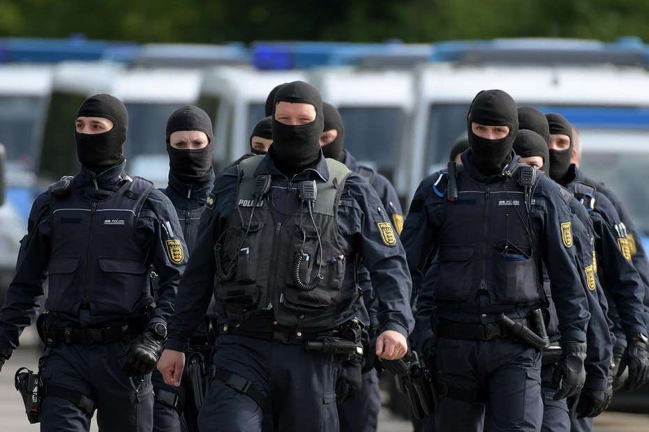 Geht es nach ihrer Dienstherrin, haben sie bald noch mehr zu tun: deutsche Polizeibeamte