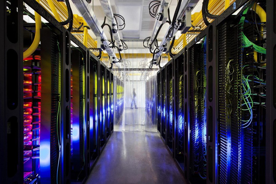 Ein Serverraum von Google im „Google Data Center“ in Council Bluts, USA.