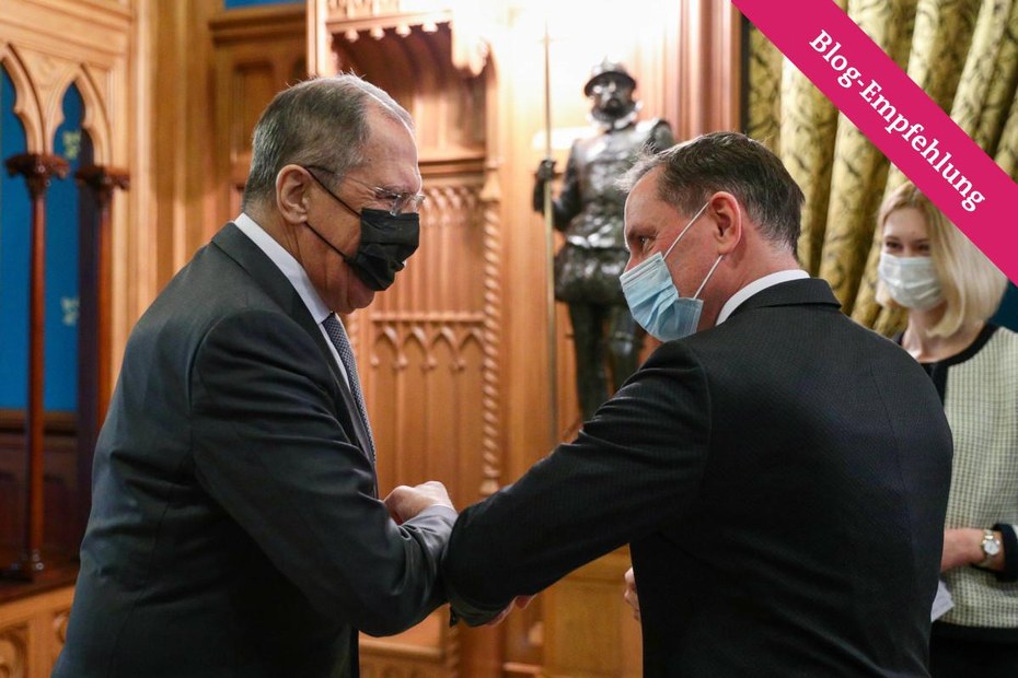 Bei ihrer Russlandreise im vergangenen Jahr trafen hochrangige AfD-Politiker auf führende russische Regierungspersönlichkeiten, wie hier Außenminister Sergei Lawrow (l.) auf Tino Chrupalla