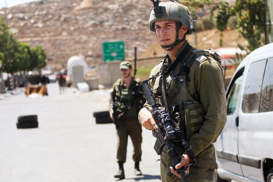 Israelische Militärpatrouille nahe Hebron Ende August. Riad fordert als Vorleistung „greifbare Fortschritte“ im Umgang mit den Palästinensern.