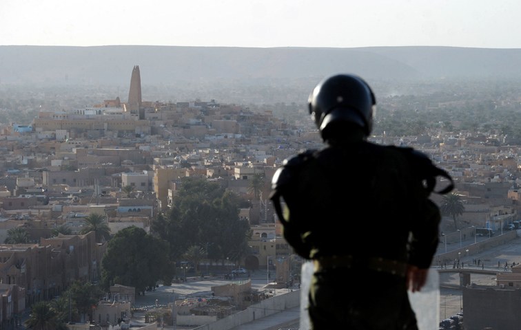 Die Armee lässt die Wüstenstadt Ghardaia nicht aus den Augen