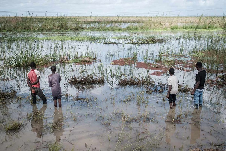 Der Zyklon Idai hat in Mosambik ganze Landschaften geflutet und Zerstörung hinterlassen. Ausreichend Hilfe gibt es von den Industriestaaten trotzdem nicht