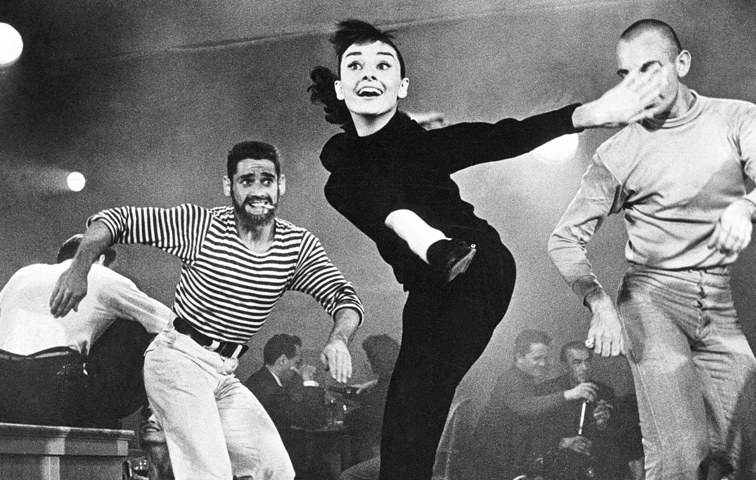 Audrey Hepburn 1957 als „Süßer Fratz“ im Existenzialistenlook