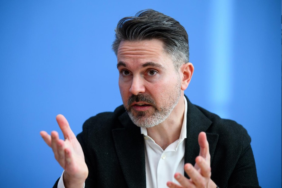 Fabio De Masi zu Cum-Ex: „Grüner Minister wollte Anne Brorhilker zu faulen Deals drängen“