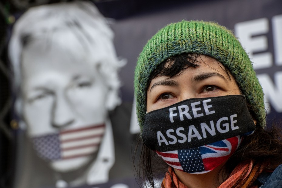 Unterstützer von Julian Assange in London fordern die Freilassung des Wikileaks-Gründers (Archivbild).