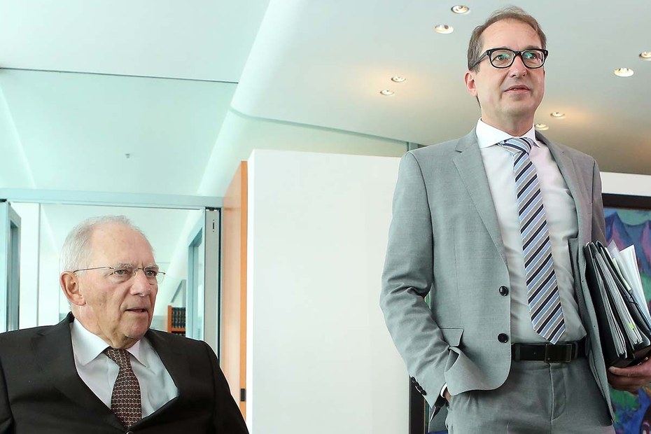 Wilkommenskomitee für private Investoren: Wolfgang Schäuble und Alexander Dobrindt
