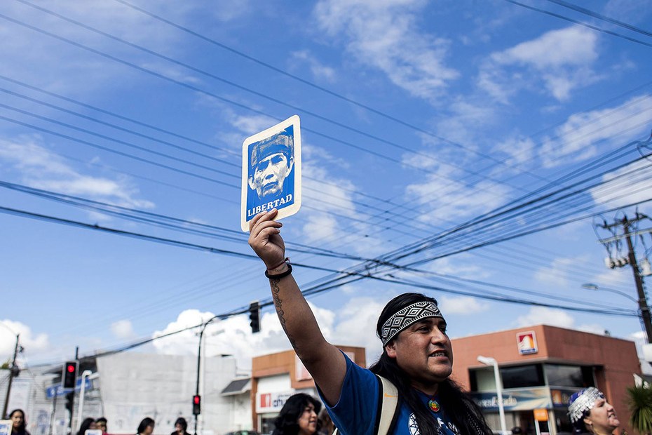 Freiheit statt Lachszucht: Protestierender in Valdivia, Chile