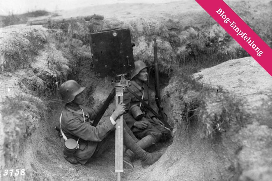 Kriegskinematograph im Schützengraben 1917