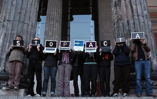 Die Anti-Acta-Aktivisten haben ihre Online-Empörung erfolgreich in Offline-Politik übersetzt