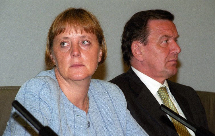 Performancekünstler: die CDU-Generalsekretärin und der Bundeskanzler 1999 in Berlin