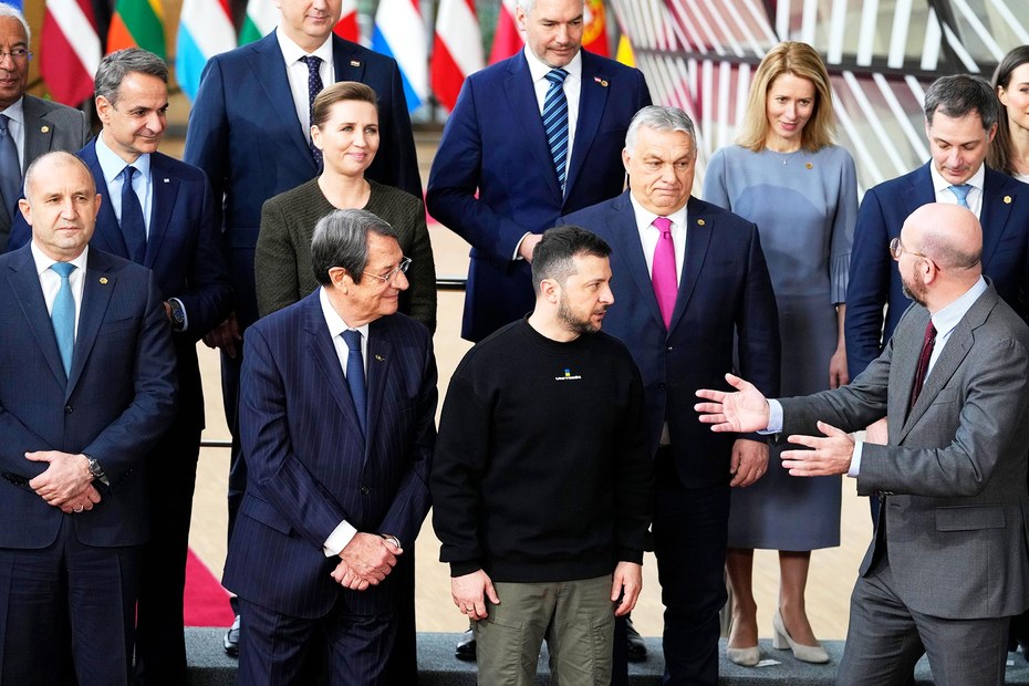 EU-Ratspräsident Charles Michel versucht beim Brüsseler Gipfel im Februar, Viktor Orbán und Wolodymyr Selenskyj ins Gespräch zu bringen