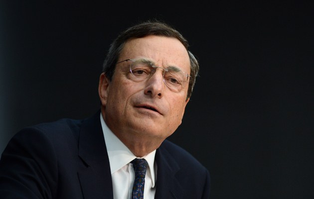 EZB-Chef Draghi feuert aus allen Geldrohren, um den Euro zu retten