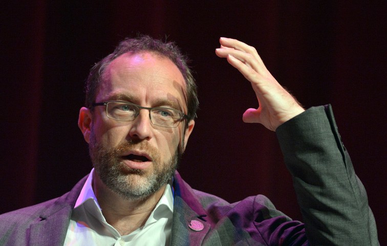 Jimmy Wales: "Niemand hat das Recht, mithilfe des Gesetzes Wikipedia-Autoren davon abzuhalten, wahrheitsgetreue Dinge zu schreiben"